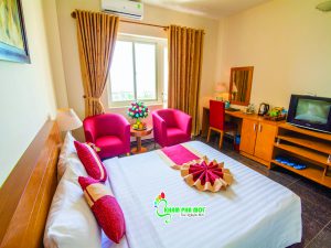 SPRING - KHÁCH SẠN 3 SAO DUY NHẤT CÓ HỒ BƠI